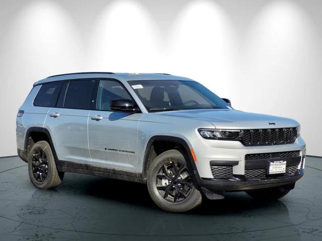 2025 Jeep Grand Cherokee GRAND CHEROKEE L ALTITUDE 4X4