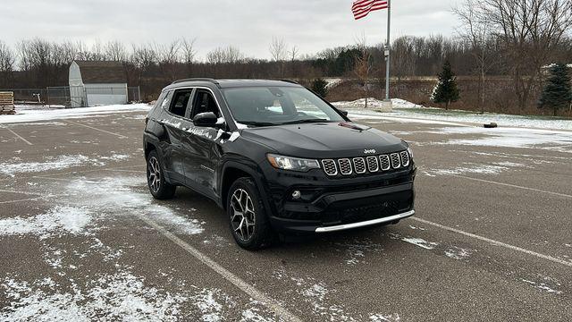 2025 Jeep Compass COMPASS LIMITED 4X4