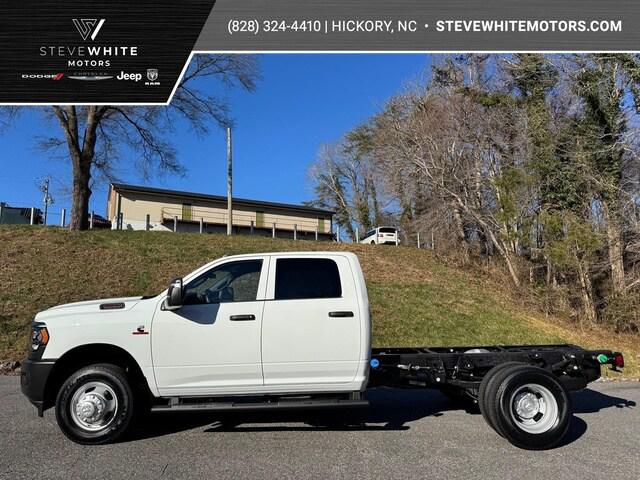 2024 RAM Ram 3500 Chassis Cab RAM 3500 TRADESMAN CREW CAB CHASSIS 4X4 60 CA