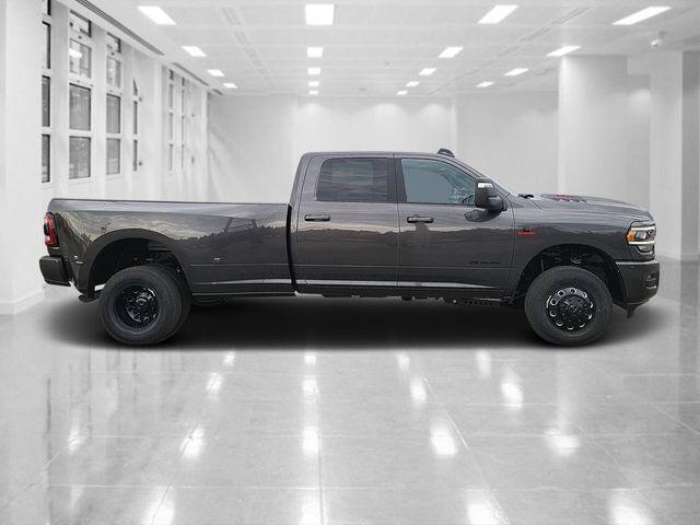 2024 RAM Ram 3500 RAM 3500 LARAMIE CREW CAB 4X4 8 BOX