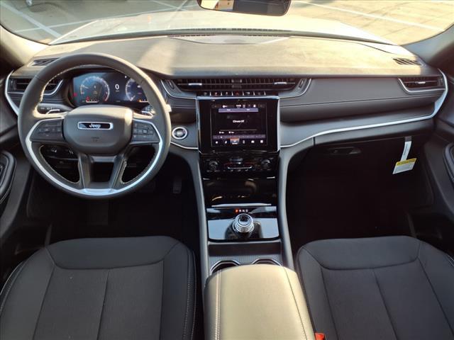 2025 Jeep Grand Cherokee GRAND CHEROKEE L LAREDO 4X2