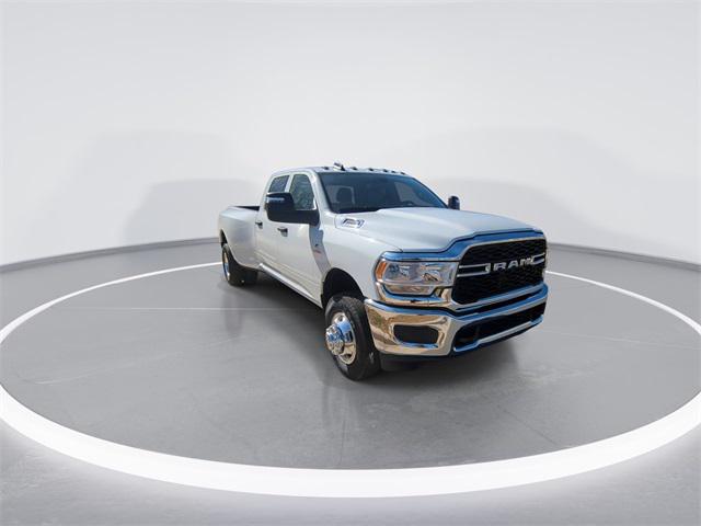 2024 RAM Ram 3500 RAM 3500 TRADESMAN CREW CAB 4X4 8 BOX