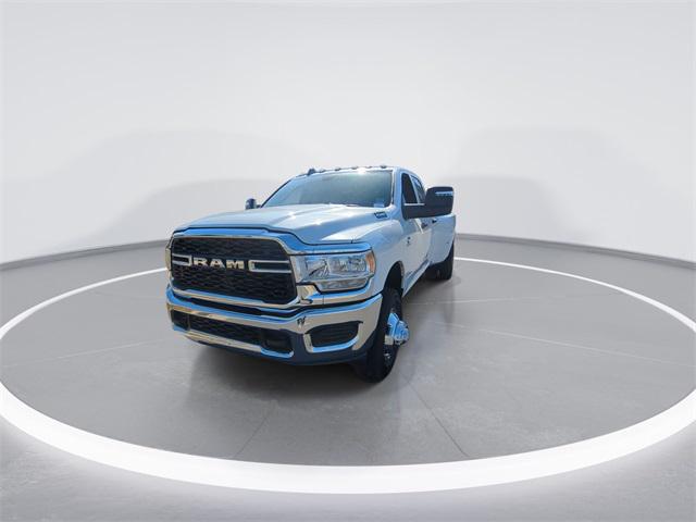 2024 RAM Ram 3500 RAM 3500 TRADESMAN CREW CAB 4X4 8 BOX