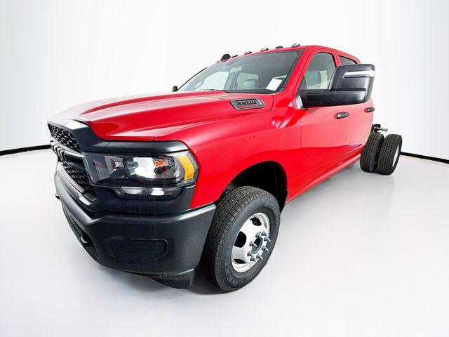 2024 RAM Ram 3500 Chassis Cab RAM 3500 TRADESMAN CREW CAB CHASSIS 4X4 60 CA