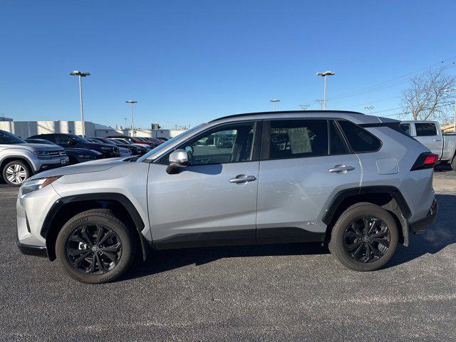 2022 Toyota RAV4 Hybrid SE