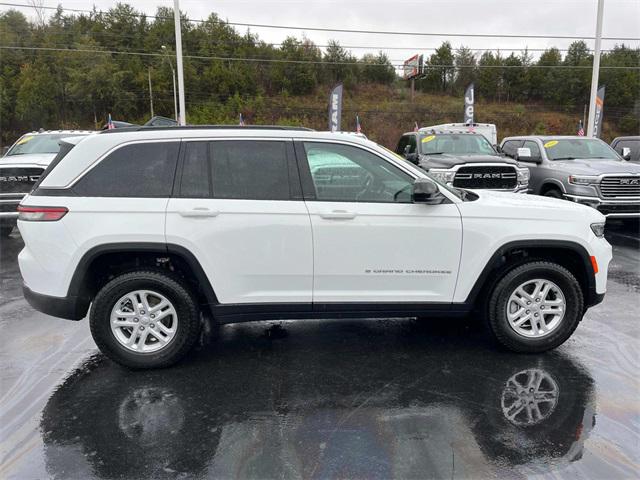 2024 Jeep Grand Cherokee Laredo 4x4