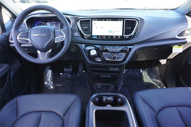 2025 Chrysler Pacifica PACIFICA SELECT
