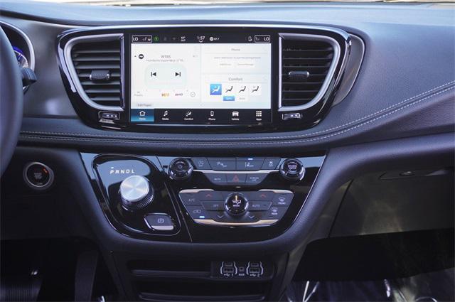 2025 Chrysler Pacifica PACIFICA SELECT