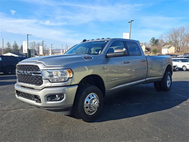 2022 RAM 3500 Big Horn Crew Cab 4x4 8 Box