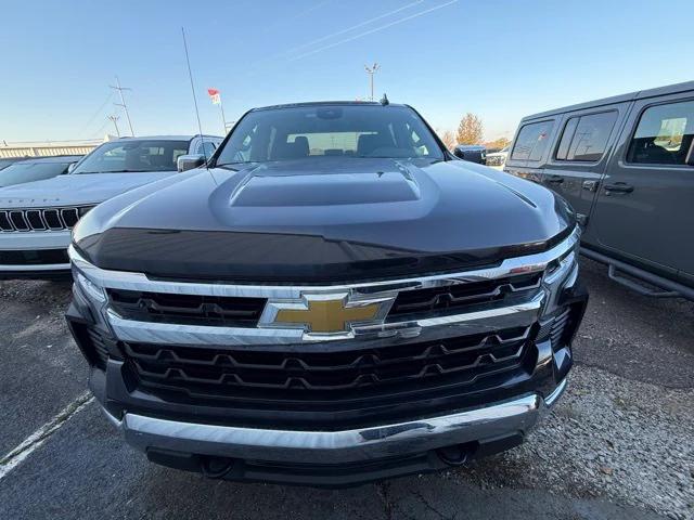 2022 Chevrolet Silverado 1500 4WD Crew Cab Short Bed LT with 2FL