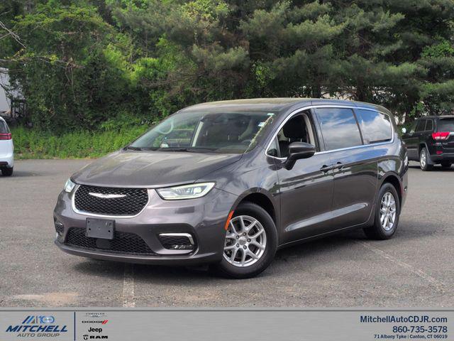 2023 Chrysler Pacifica Touring L for sale in Canton, CT