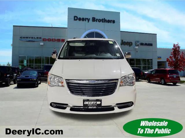 2013 Chrysler Town and Country Touring-L