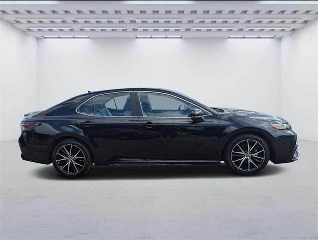 2022 Toyota Camry SE Nightshade Edition