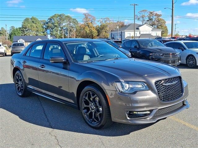 2023 Chrysler 300 Touring L AWD