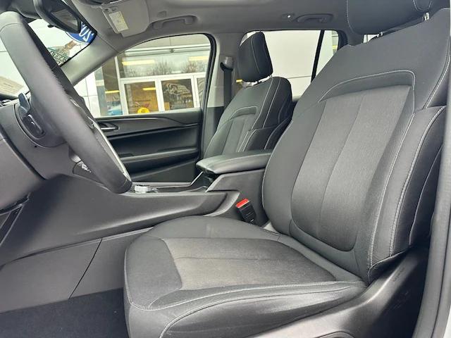 2024 Jeep Grand Cherokee Laredo X 4x4