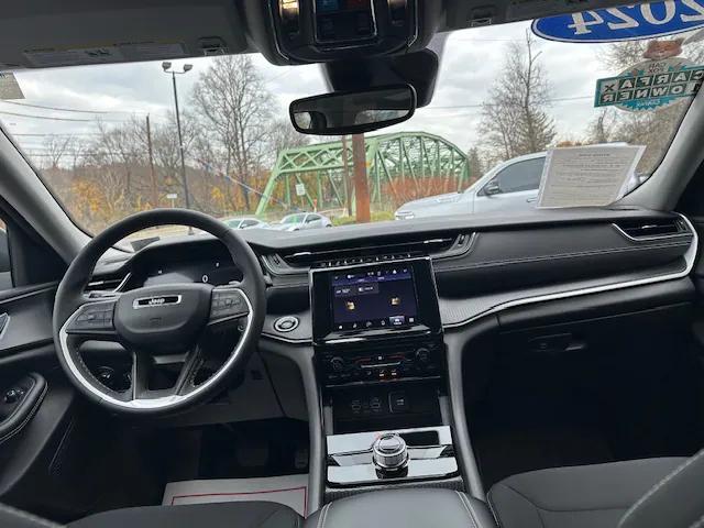 2024 Jeep Grand Cherokee Laredo X 4x4
