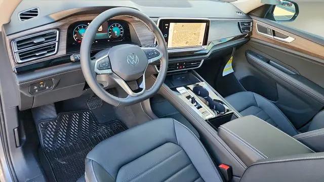 2025 Volkswagen Atlas 2.0T SEL