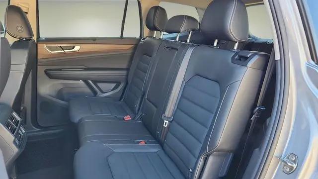 2025 Volkswagen Atlas 2.0T SEL
