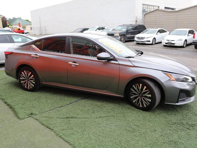 2023 Nissan Altima SV FWD