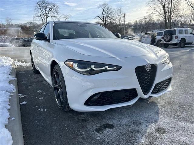 2025 Alfa Romeo Giulia GIULIA TRIBUTO ITALIANO AWD 2025 Alfa Romeo Giulia GIULIA TRIBUTO ITALIANO AWD