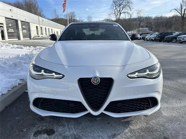 2025 Alfa Romeo Giulia GIULIA TRIBUTO ITALIANO AWD 2025 Alfa Romeo Giulia GIULIA TRIBUTO ITALIANO AWD