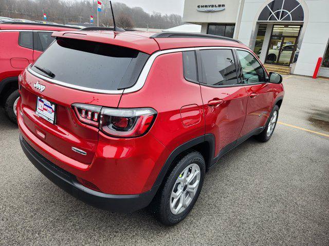 2025 Jeep Compass COMPASS LATITUDE 4X4