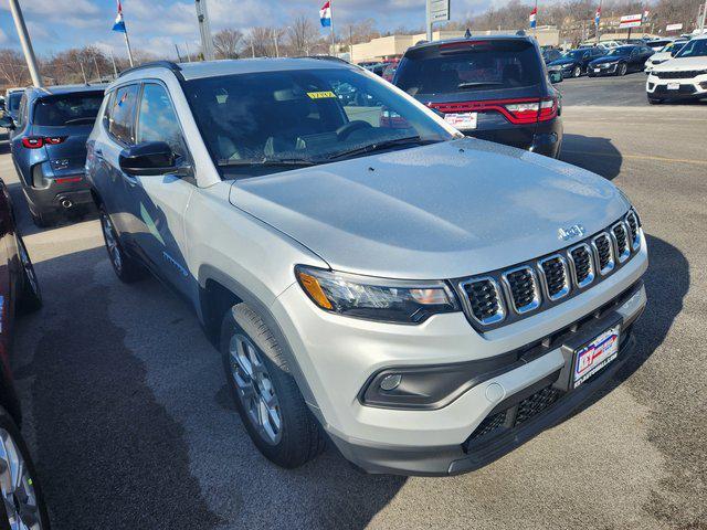 2025 Jeep Compass COMPASS LATITUDE 4X4