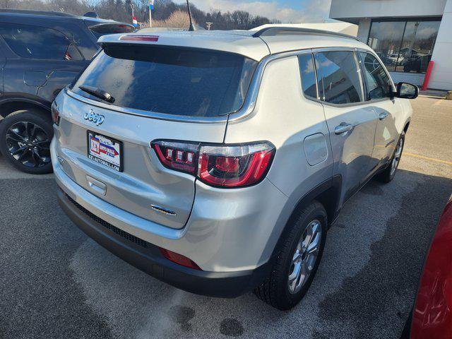 2025 Jeep Compass COMPASS LATITUDE 4X4