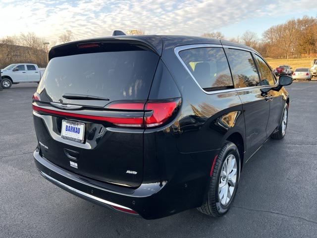 2025 Chrysler Pacifica PACIFICA SELECT AWD