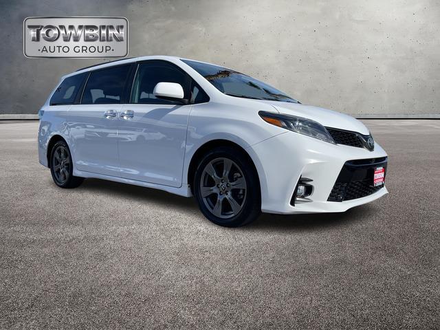 2018 Toyota Sienna SE Premium 8 Passenger