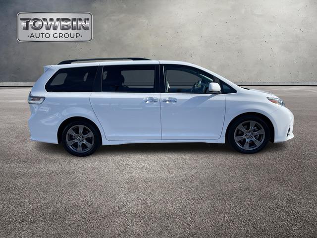 2018 Toyota Sienna SE Premium 8 Passenger