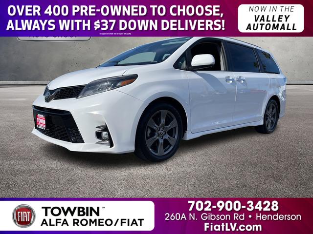 2018 Toyota Sienna SE Premium 8 Passenger