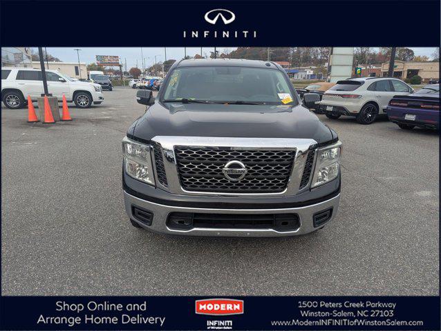 2017 Nissan TITAN