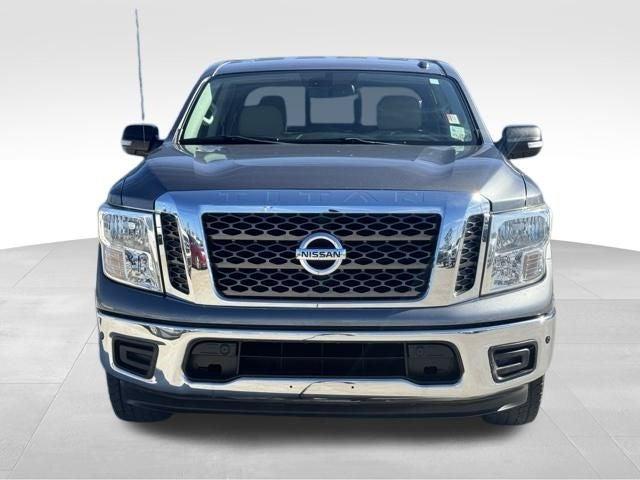 2018 Nissan TITAN SV