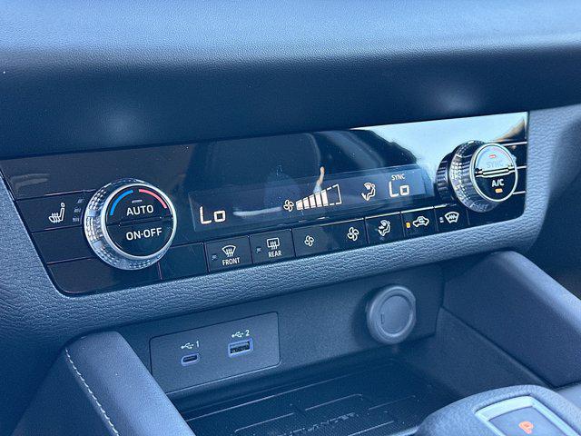 2025 Mitsubishi Outlander PHEV ES S-AWC