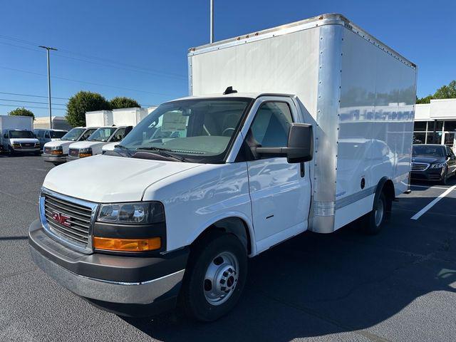 2024 GMC Savana Cutaway Work Van