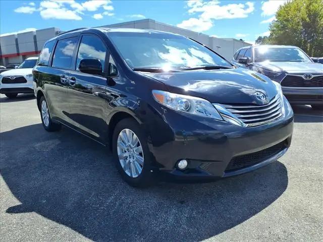 2017 Toyota Sienna XLE 7 Passenger for sale in Indiana, PA