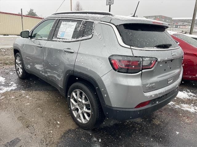 2022 Jeep Compass Latitude Lux 4x4