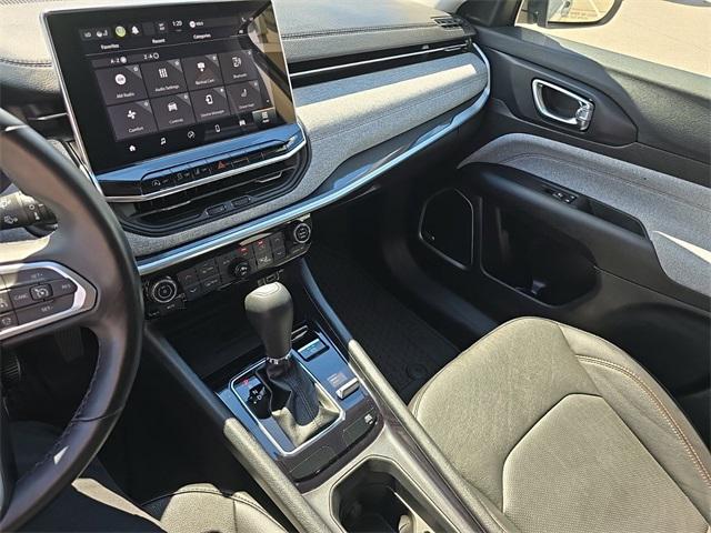 2022 Jeep Compass Latitude Lux 4x4
