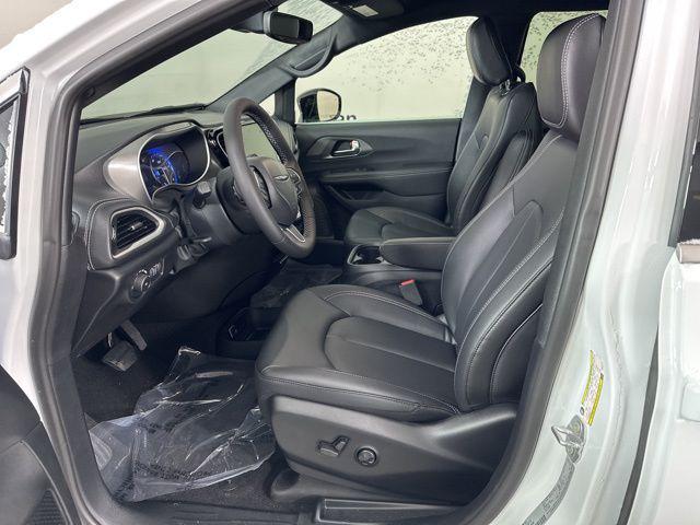 2025 Chrysler Pacifica PACIFICA SELECT AWD