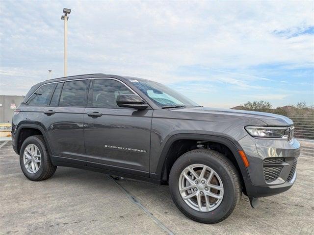 2025 Jeep Grand Cherokee GRAND CHEROKEE LAREDO X 4X4