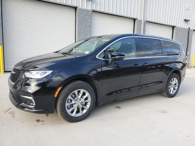 2025 Chrysler Pacifica PACIFICA SELECT AWD