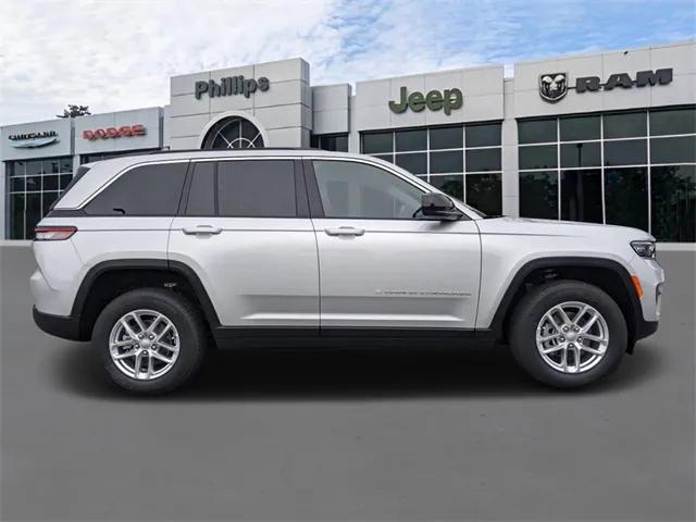 2025 Jeep Grand Cherokee GRAND CHEROKEE LAREDO X 4X2