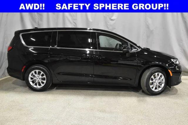 2025 Chrysler Pacifica PACIFICA SELECT AWD