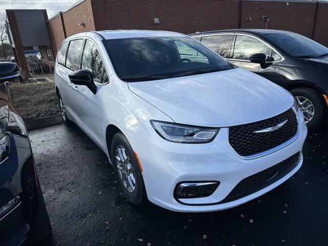2025 Chrysler Pacifica PACIFICA SELECT
