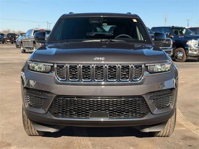 2025 Jeep Grand Cherokee GRAND CHEROKEE LAREDO X 4X2