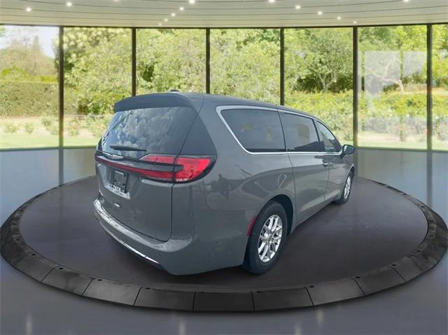 2025 Chrysler Pacifica PACIFICA SELECT