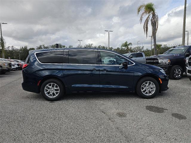 2025 Chrysler Pacifica PACIFICA SELECT