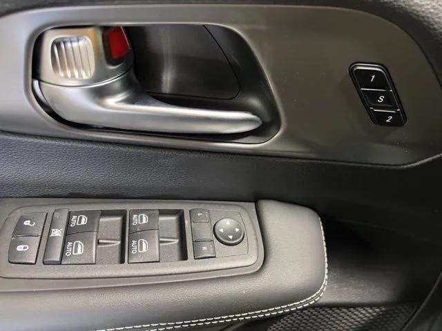 2025 Chrysler Pacifica PACIFICA SELECT