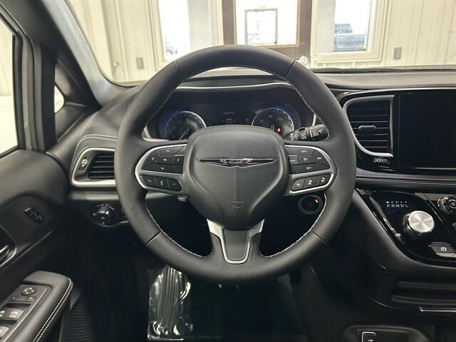 2025 Chrysler Pacifica PACIFICA SELECT